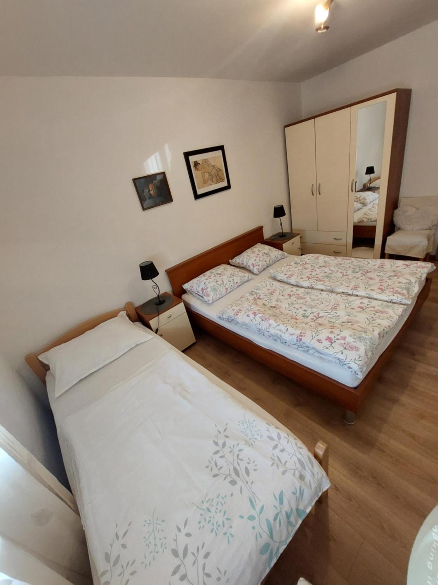 Ivanely Apartment